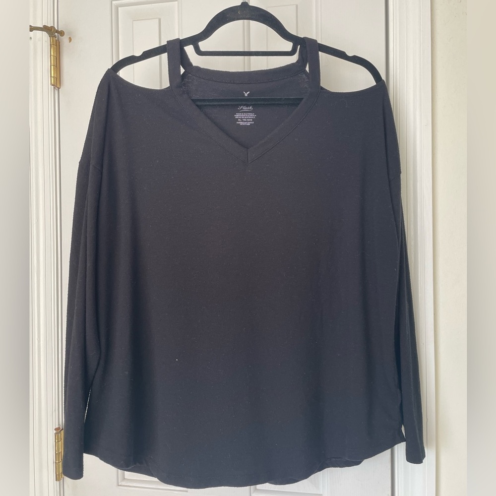 American Eagle Outfitters Black Cold Shoulder Long Sleeve Top